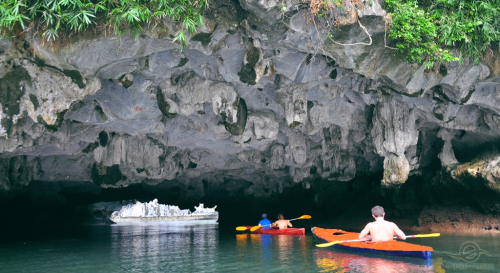 LUON CAVE IN HALONG